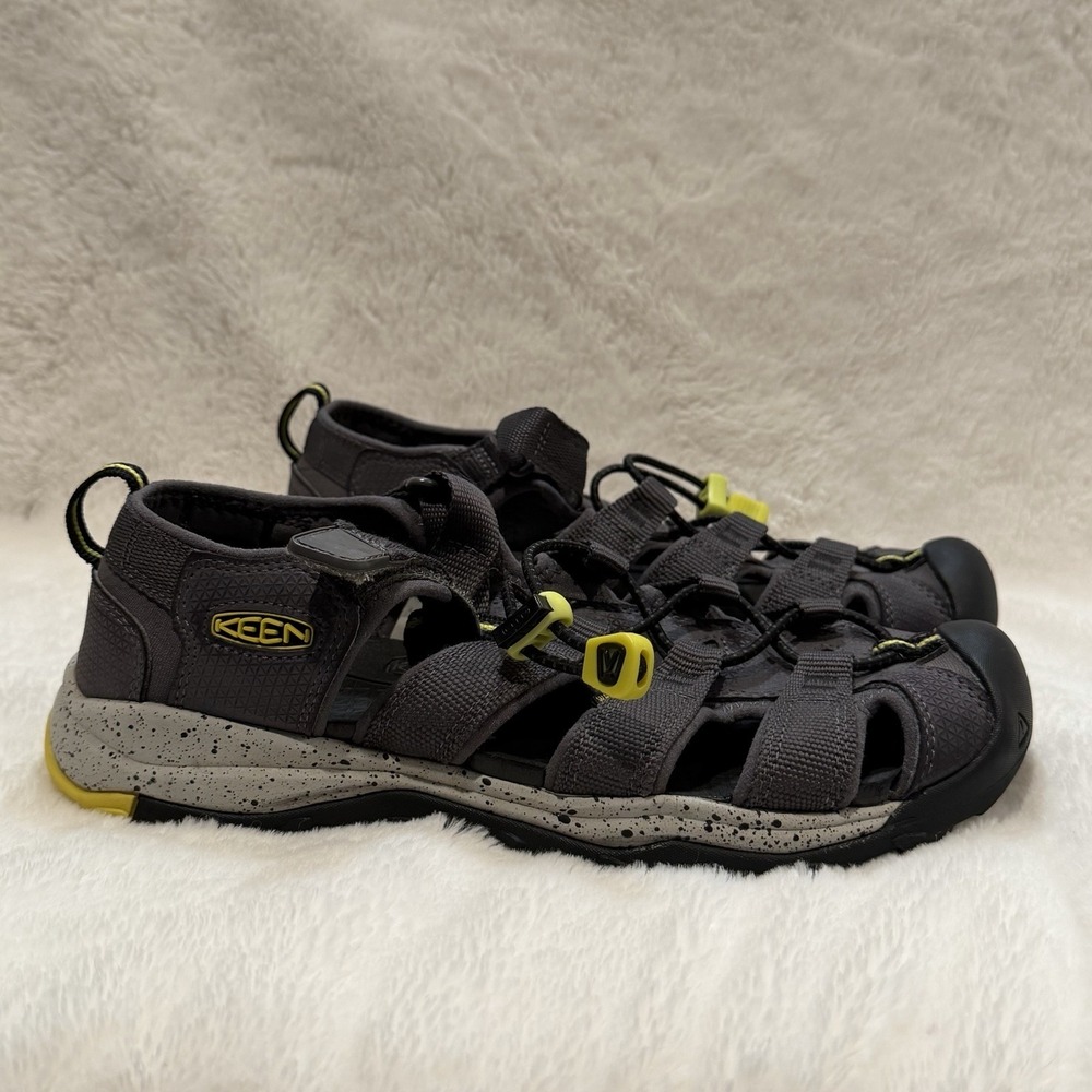 KEEN Newport H2 Sandals Big Kids Size 5 Gray Black Water Sport Shoes Washable EC